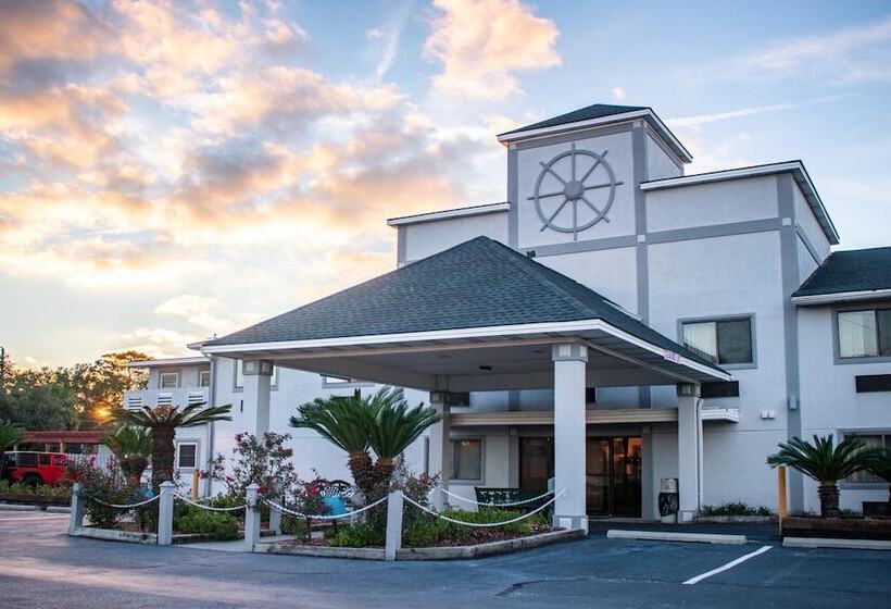 Отель Admiral's Inn On Tybee Island