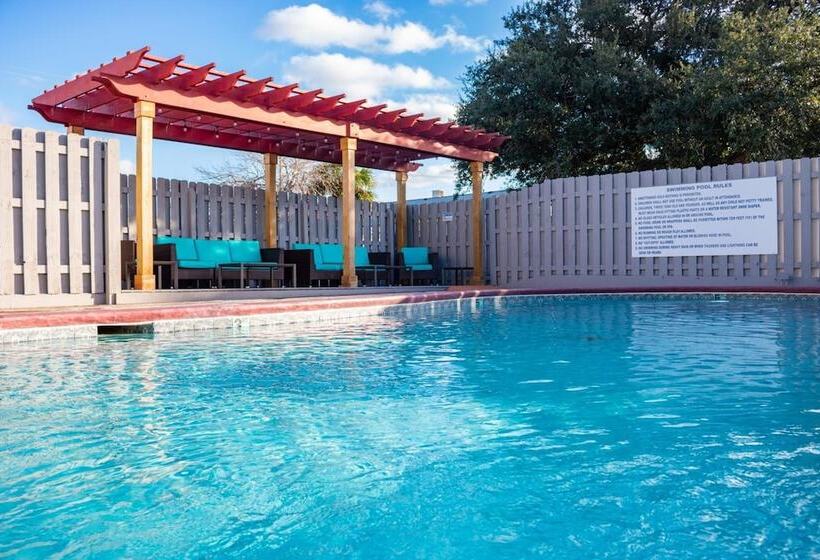 호텔 Admiral's Inn On Tybee Island