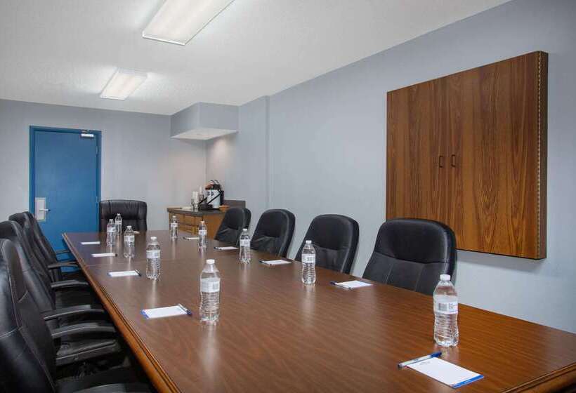 فندق Baymont By Wyndham Jefferson City