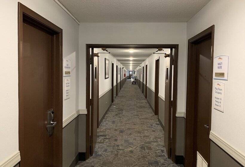 فندق Baymont By Wyndham Jefferson City