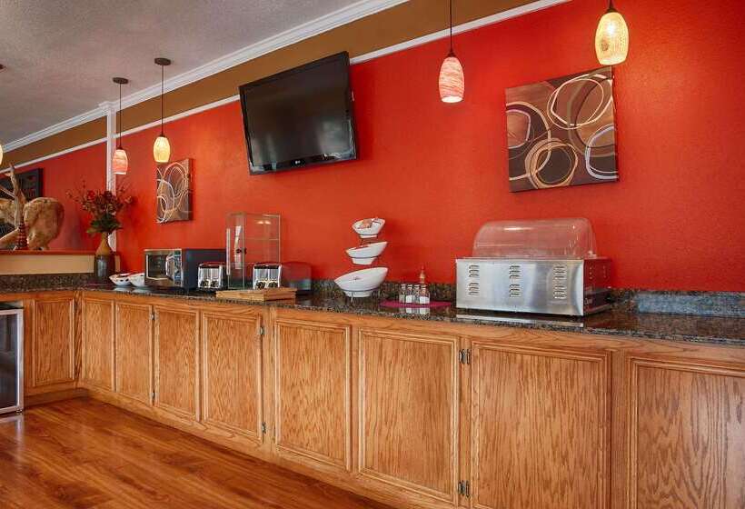 فندق Best Western Post Oak Inn