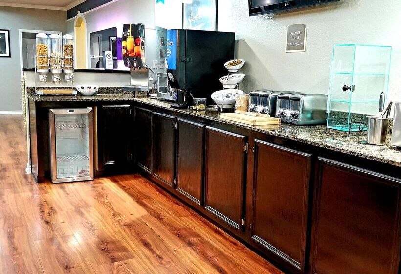 فندق Best Western Post Oak Inn