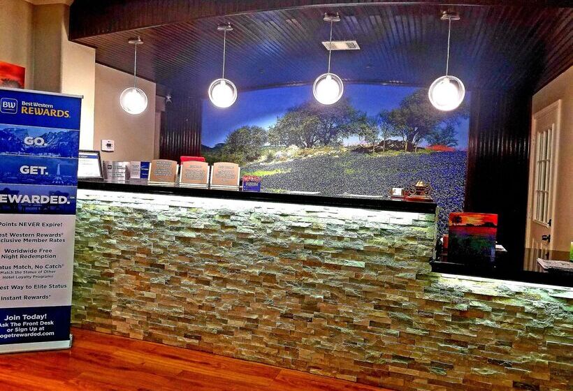 فندق Best Western Post Oak Inn