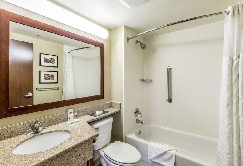 فندق Comfort Inn Medfordlong Island