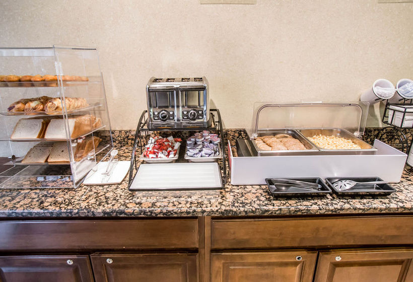 בית מלון כפרי Rodeway Inn