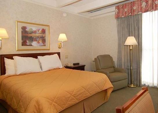 בית מלון כפרי Rodeway Inn