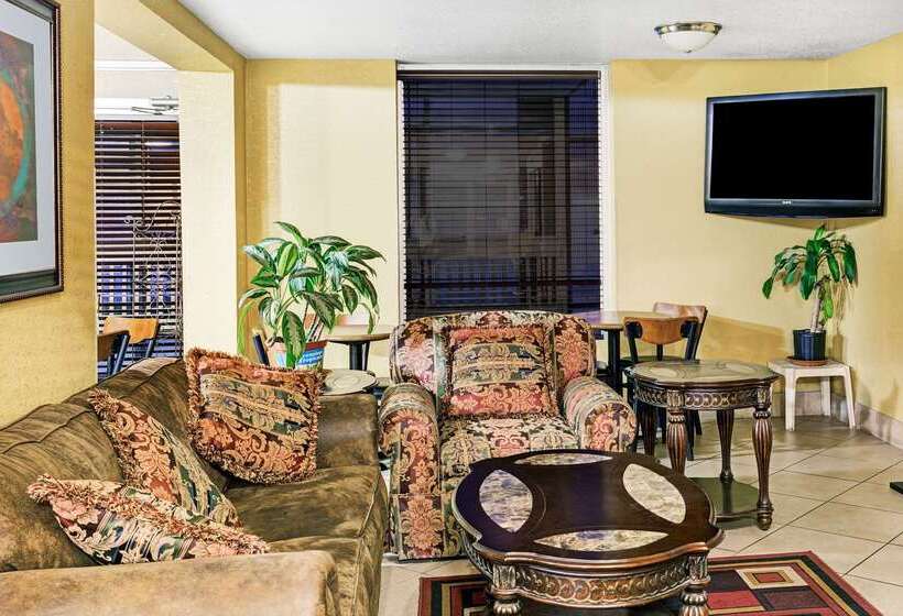 호텔 Days Inn & Suites By Wyndham Downtown Gatlinburg Parkway