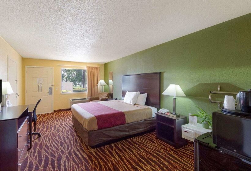 فندق Econo Lodge Inn & Suites Downtown Northeast Near Fort Sam Houston