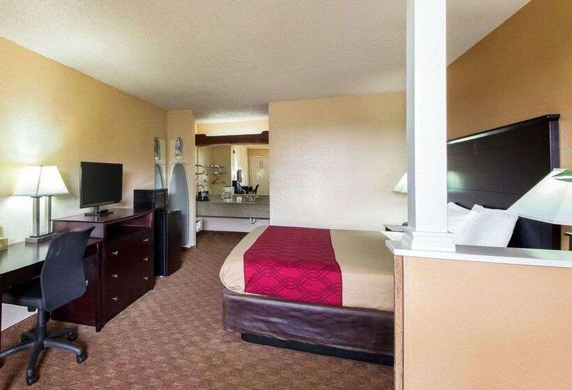 فندق Econo Lodge Inn & Suites Downtown Northeast Near Fort Sam Houston
