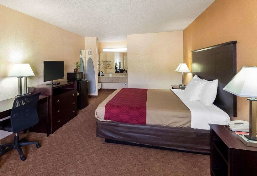 فندق Econo Lodge Inn & Suites Downtown Northeast Near Fort Sam Houston