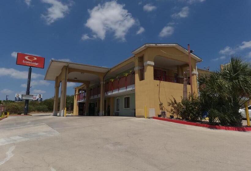 فندق Econo Lodge Inn & Suites Downtown Northeast Near Fort Sam Houston