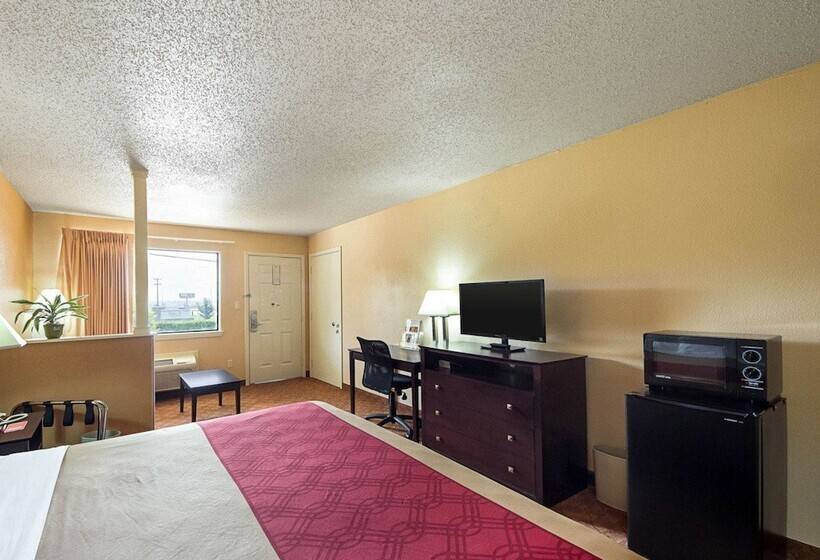 فندق Econo Lodge Inn & Suites Downtown Northeast Near Fort Sam Houston