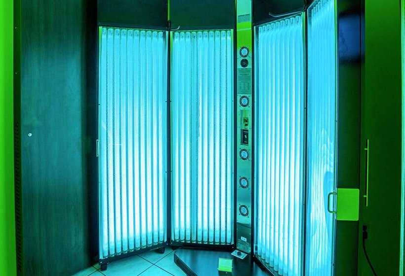 فندق Econo Lodge On The Bay