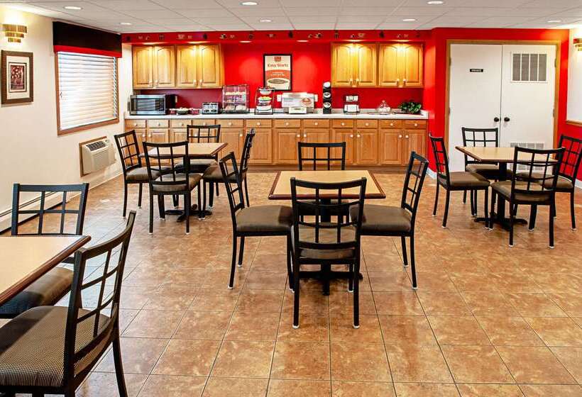 فندق Econo Lodge On The Bay