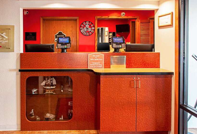 فندق Econo Lodge On The Bay