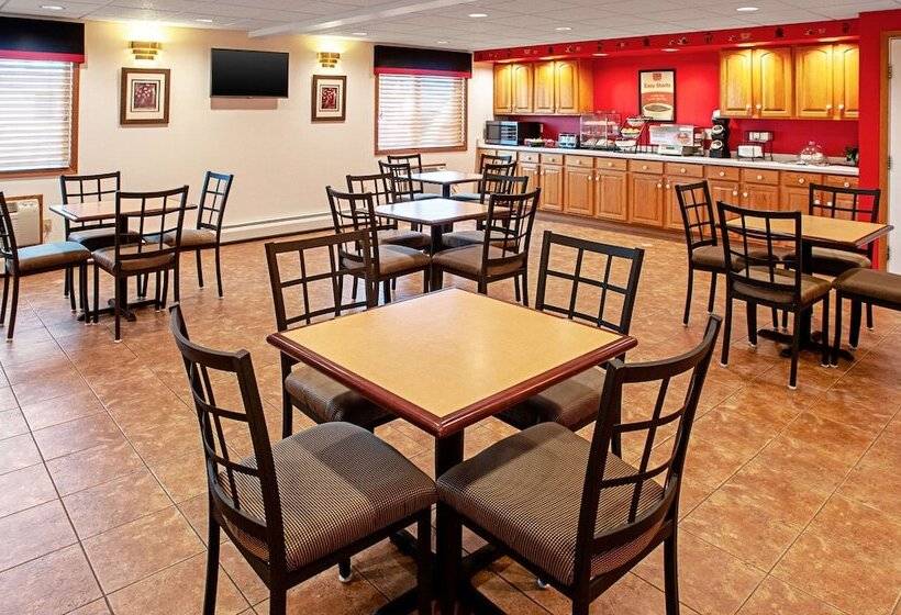 فندق Econo Lodge On The Bay