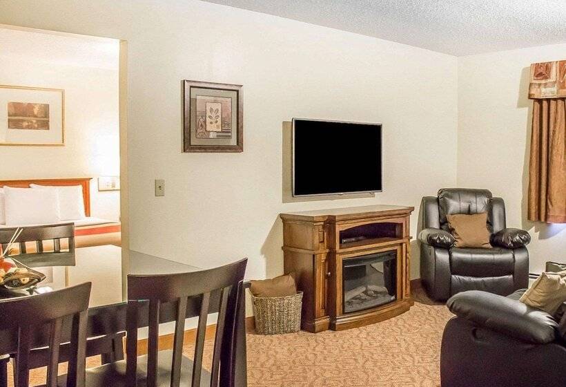 فندق Econo Lodge On The Bay