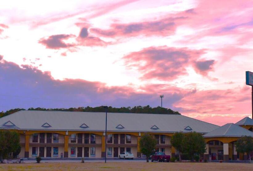 酒店 Florence Inn And Suites