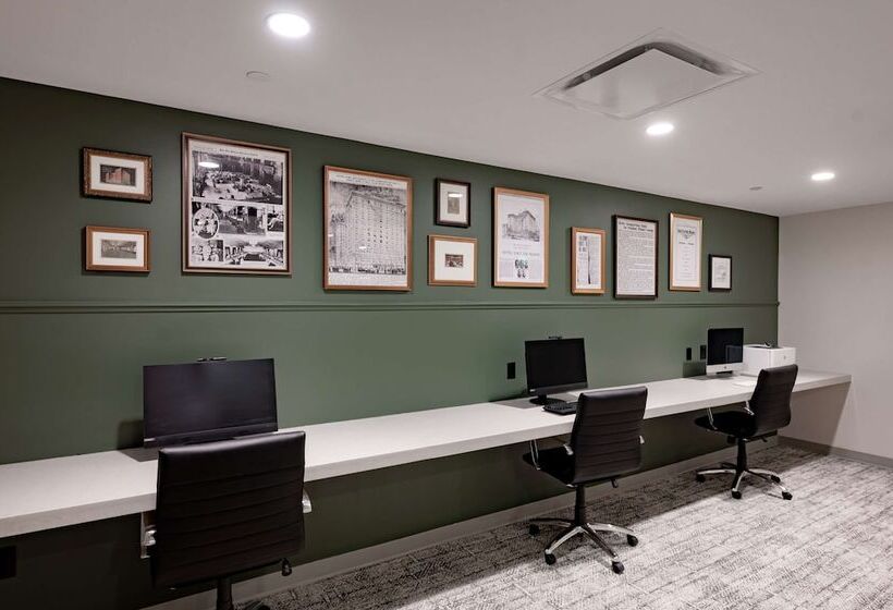 Отель Fort Des Moines, Curio Collection By Hilton