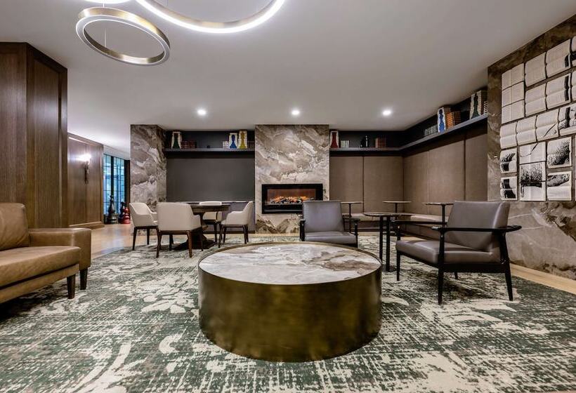 Отель Fort Des Moines, Curio Collection By Hilton