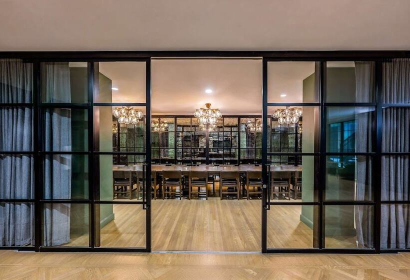 Отель Fort Des Moines, Curio Collection By Hilton