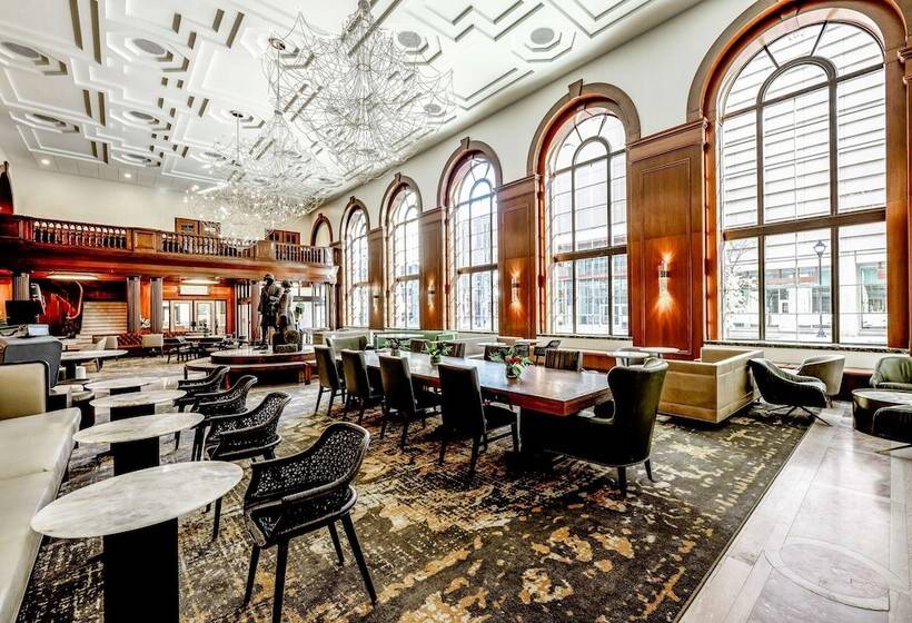 Отель Fort Des Moines, Curio Collection By Hilton