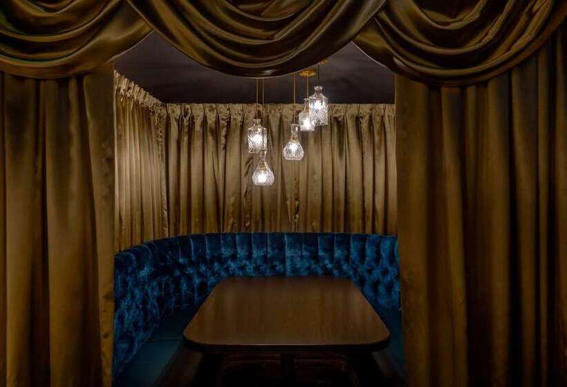 Отель Fort Des Moines, Curio Collection By Hilton