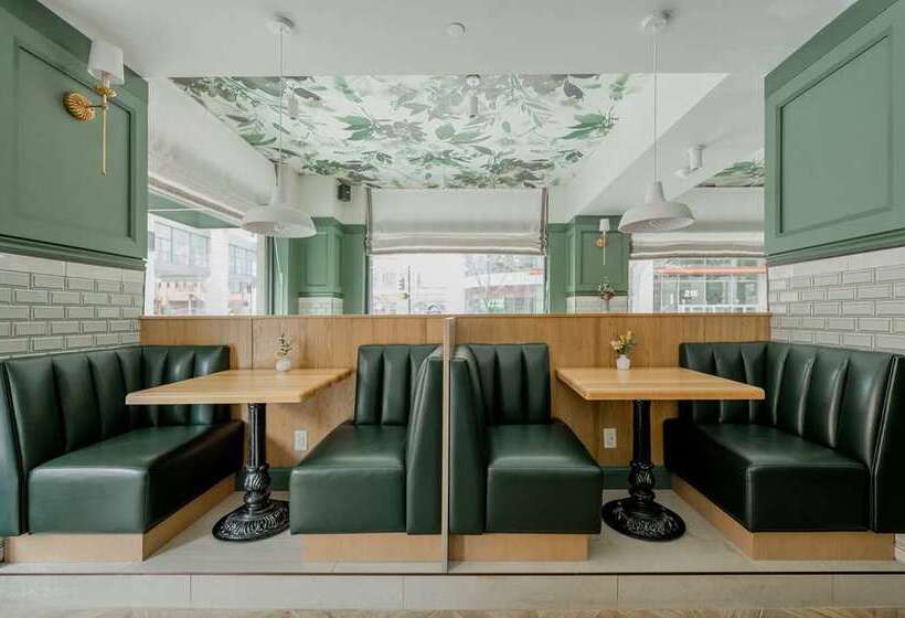 Отель Fort Des Moines, Curio Collection By Hilton