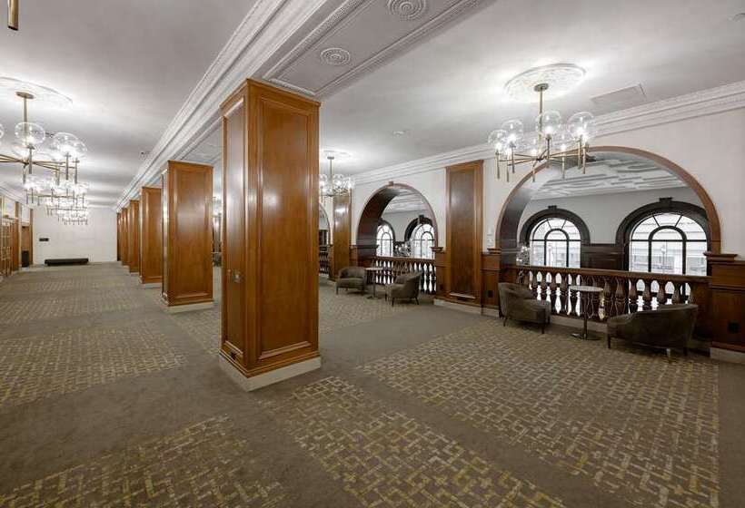 Отель Fort Des Moines, Curio Collection By Hilton