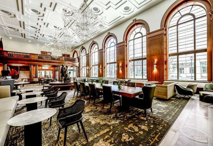 Отель Fort Des Moines, Curio Collection By Hilton