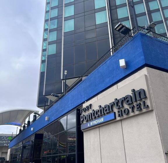 בית מלון כפרי Fort Pontchartrain Detroit, A Wyndham