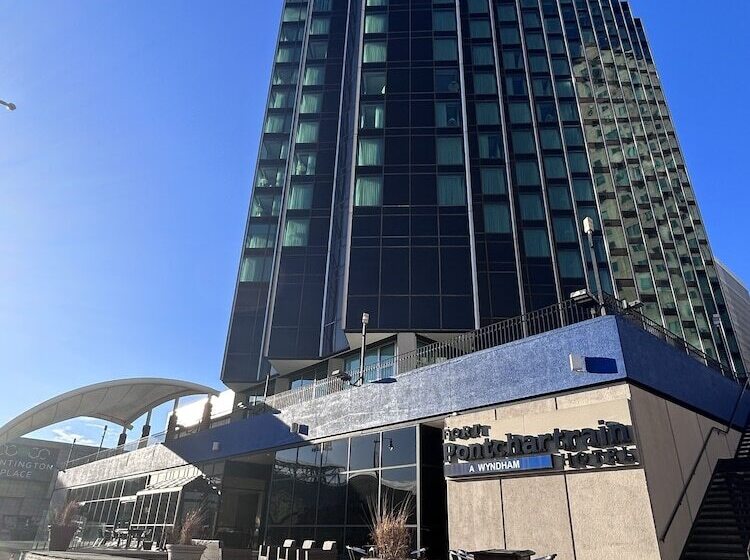 בית מלון כפרי Fort Pontchartrain Detroit, A Wyndham