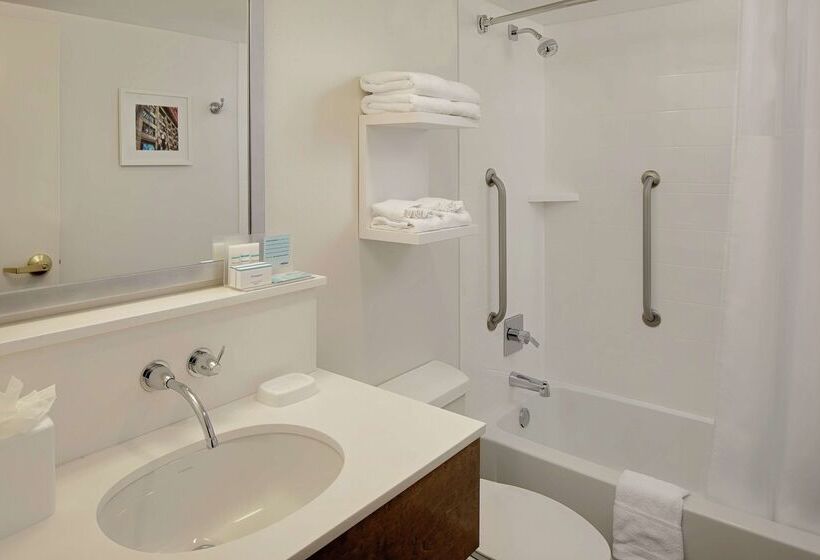 호텔 Hampton Inn Louisville Downtown