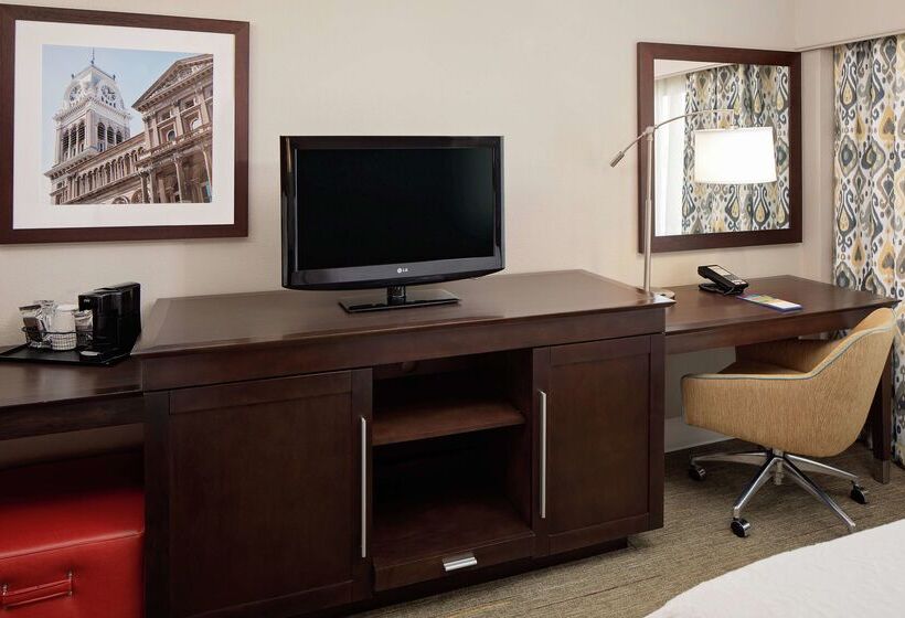 호텔 Hampton Inn Louisville Downtown