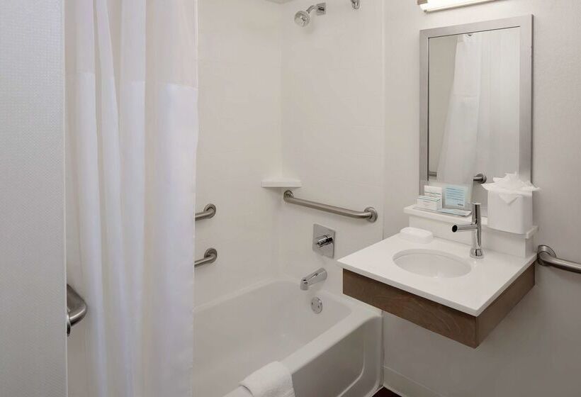 호텔 Hampton Inn Louisville Downtown