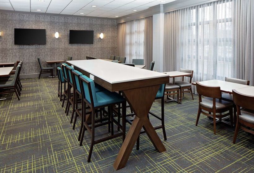 호텔 Hampton Inn Louisville Downtown