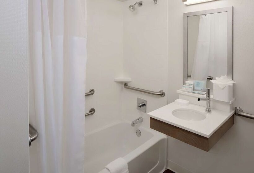 호텔 Hampton Inn Louisville Downtown