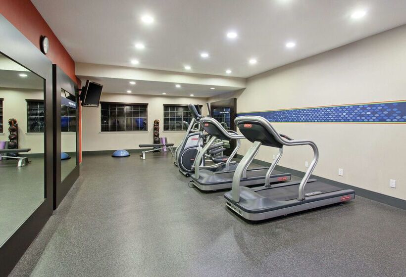 בית מלון כפרי Hampton Inn Morgan Hill