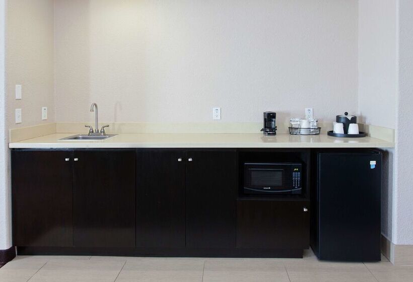 בית מלון כפרי Hampton Inn Morgan Hill