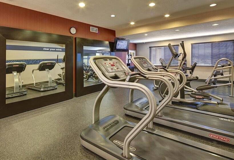 בית מלון כפרי Hampton Inn Morgan Hill