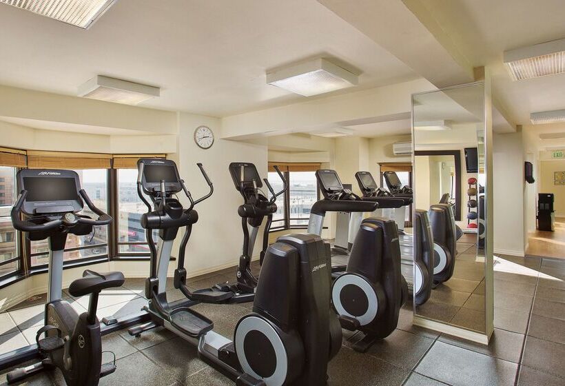 酒店 Hilton Rosemont Chicago O'Hare