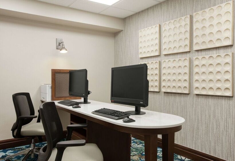 فندق Homewood Suites By Hilton Kansas Cityairport