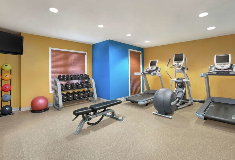 فندق Homewood Suites By Hilton Kansas Cityairport