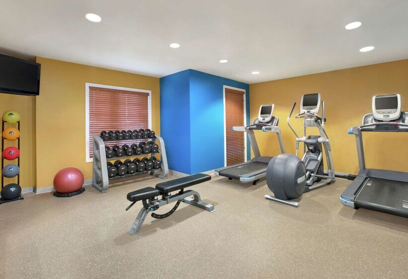 فندق Homewood Suites By Hilton Kansas Cityairport