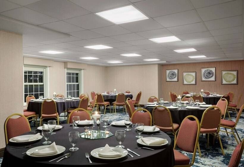 فندق Homewood Suites By Hilton Kansas Cityairport