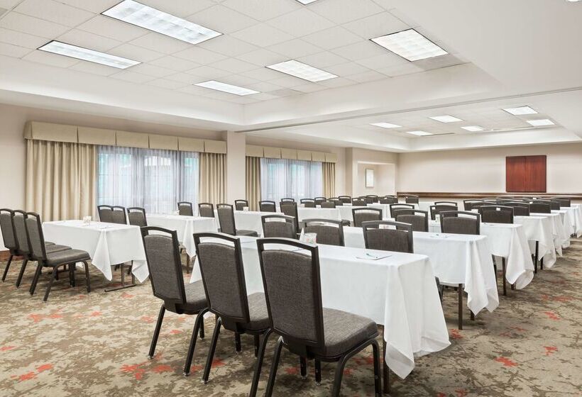 هتل Homewood Suites By Hilton Raleighcrabtree Valley