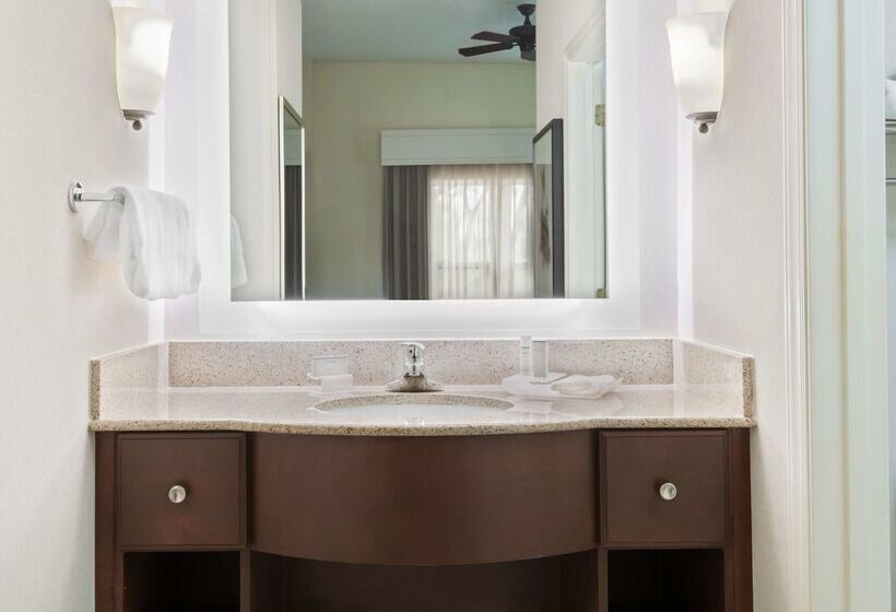 هتل Homewood Suites By Hilton Raleighcrabtree Valley