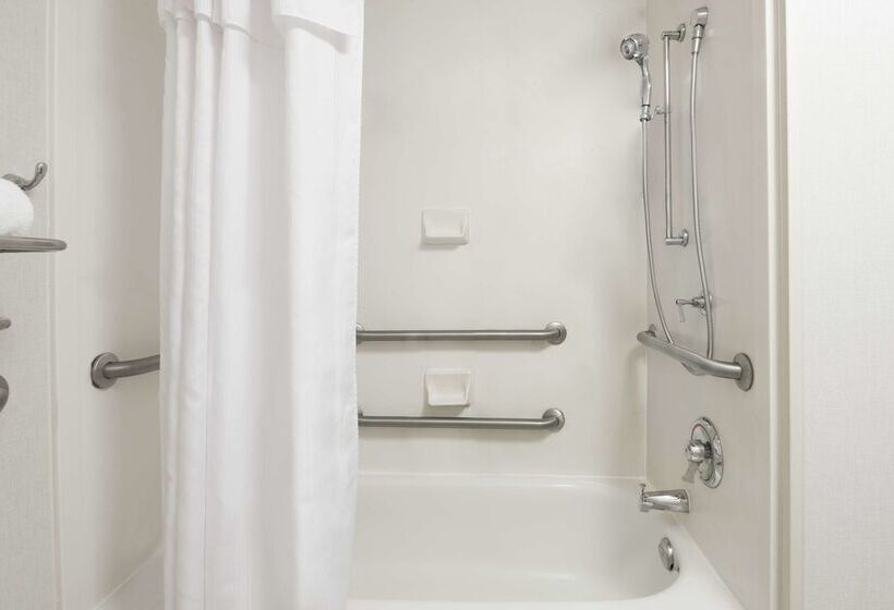 هتل Homewood Suites By Hilton Raleighcrabtree Valley