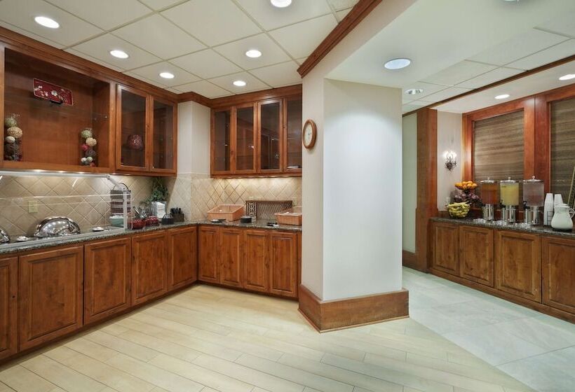 هتل Homewood Suites By Hilton Raleighcrabtree Valley