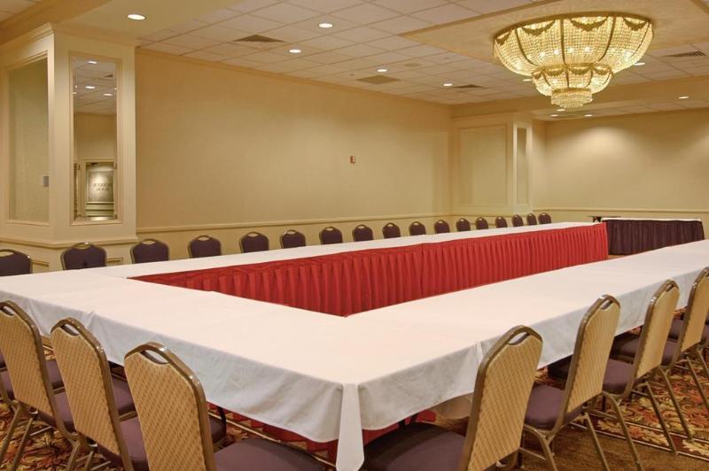 هتل Horseshoe Bossier Casino &